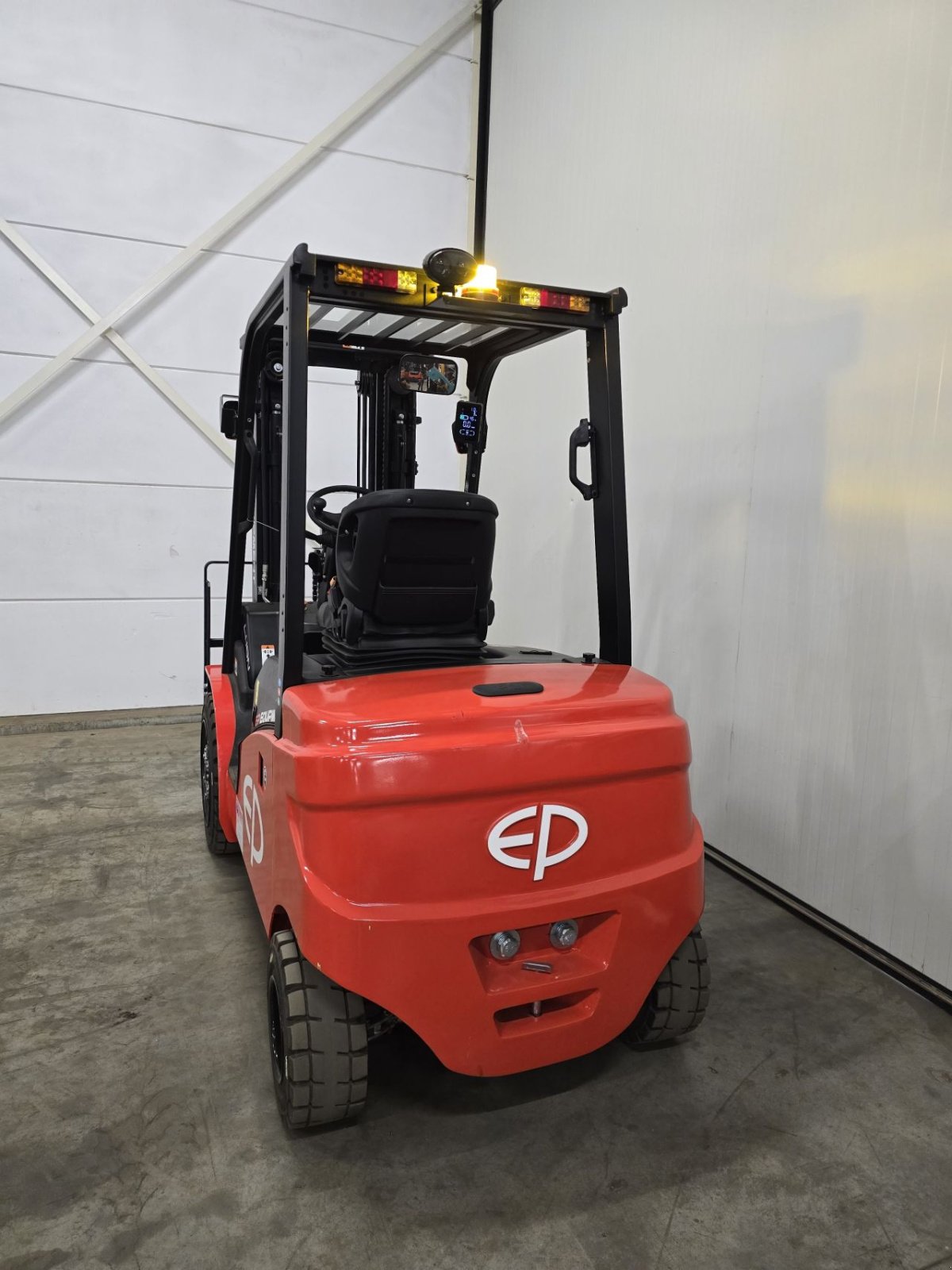 Frontstapler of the type EP EFL303, Neumaschine in Vlierden (Picture 2)