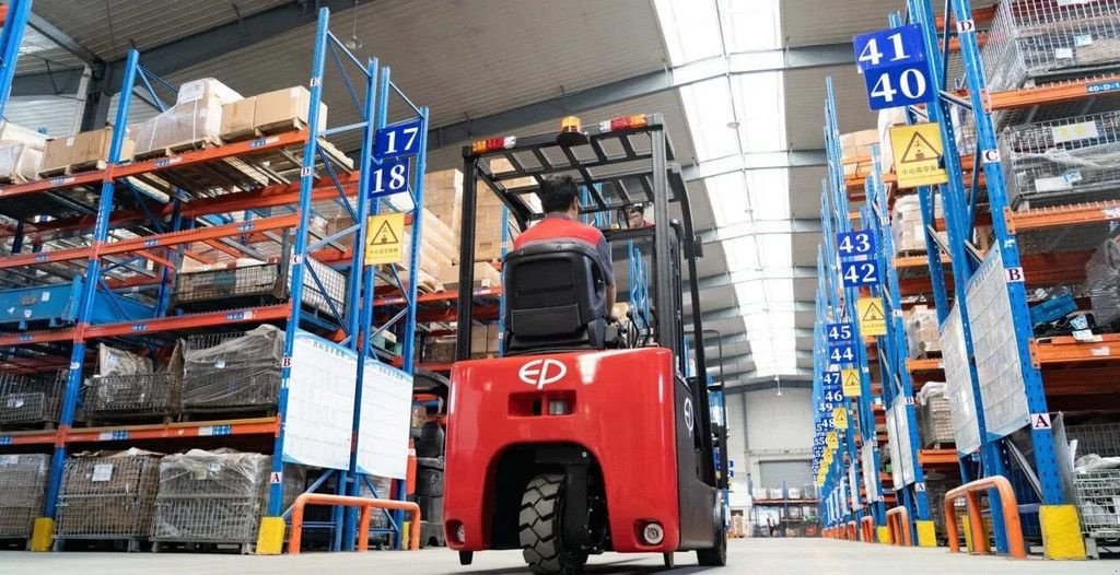 Frontstapler of the type EP EFS151 1500KG 4.50METER COMPACTE HEFTRUCK, Neumaschine in Vlaardingen (Picture 2)