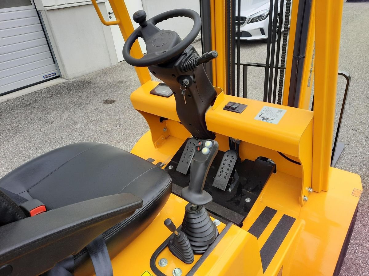 Frontstapler des Typs Eurotrac AGRI-12 GELÄNDESTAPLER, Vorführmaschine in Burgkirchen (Bild 4)