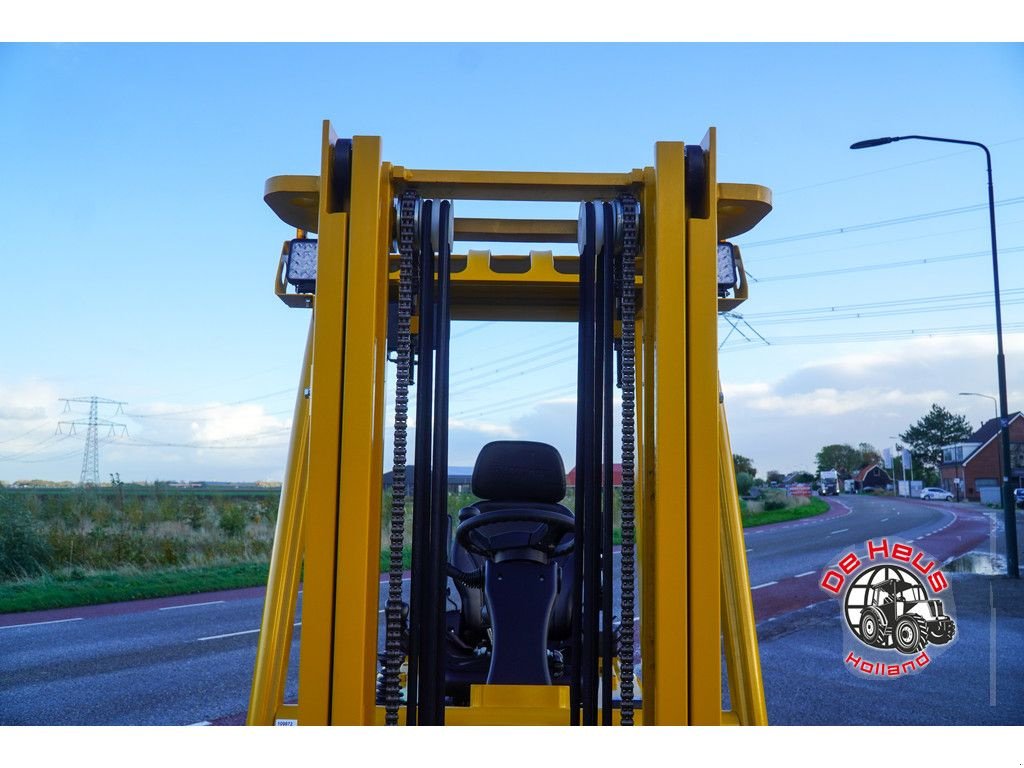 Frontstapler of the type Eurotrac AGRI-12, Neumaschine in MIJNSHEERENLAND (Picture 11)