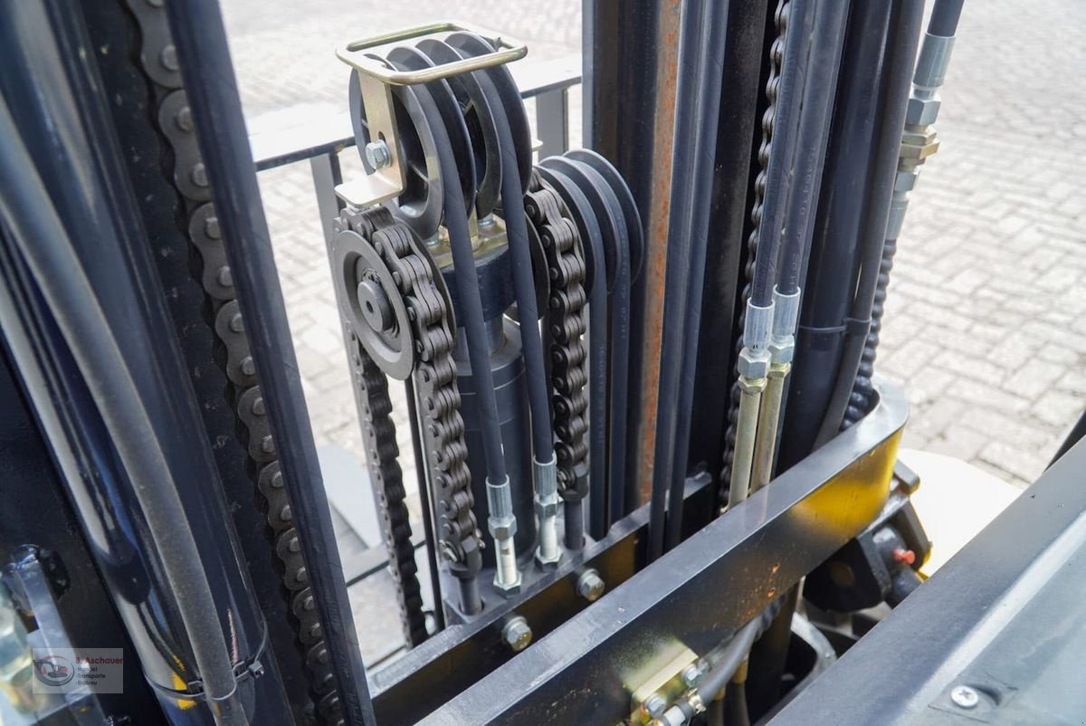 Frontstapler del tipo Eurotrac Eurotrac FD30-II, Neumaschine In Dimbach (Immagine 14)