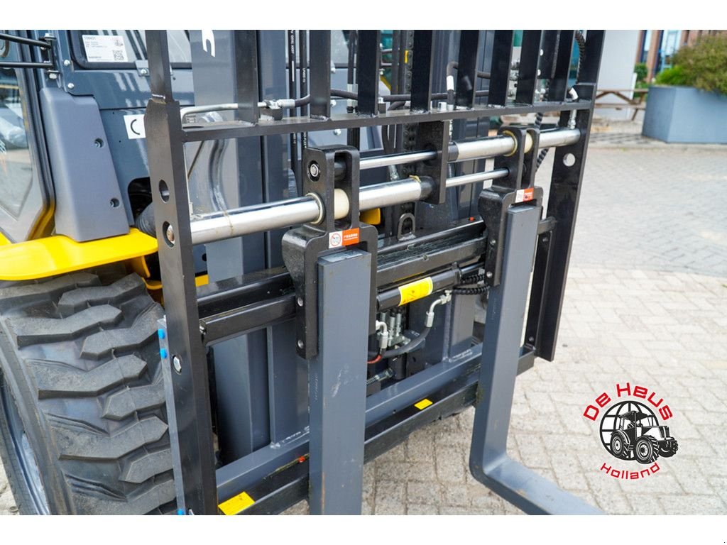 Frontstapler del tipo Eurotrac FD35-RT, Neumaschine In MIJNSHEERENLAND (Immagine 10)