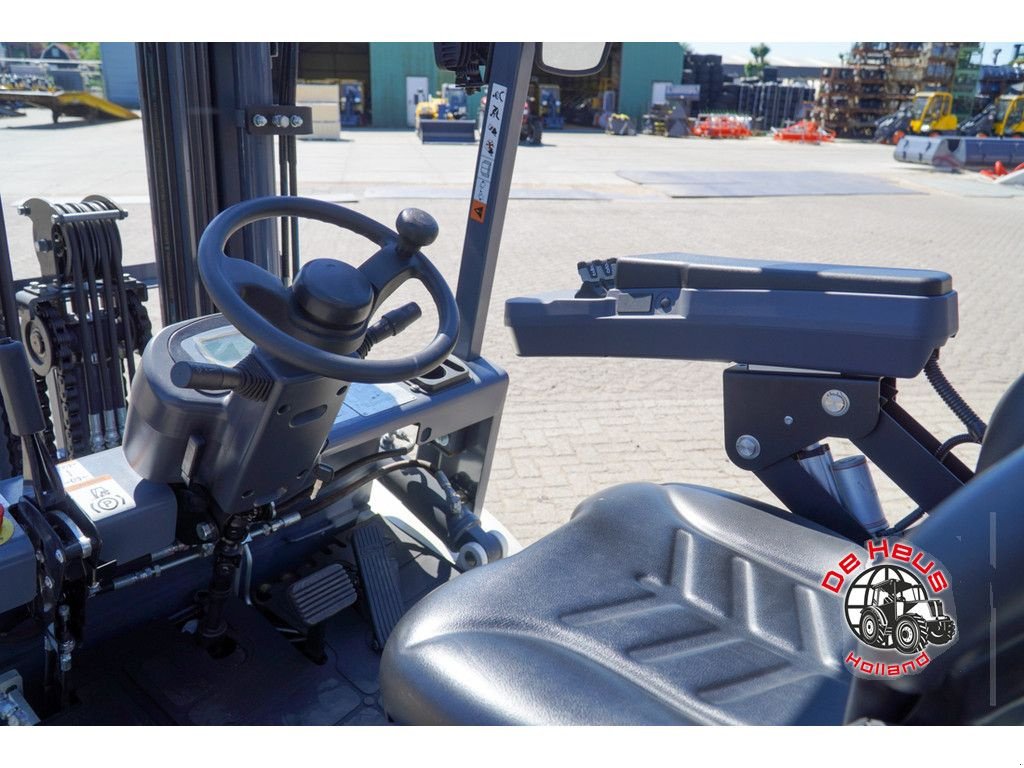 Frontstapler des Typs Eurotrac FE30-ECO+, Neumaschine in MIJNSHEERENLAND (Bild 8)