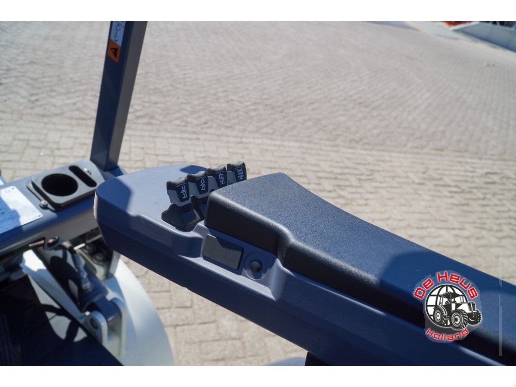 Frontstapler des Typs Eurotrac FE30-ECO+, Neumaschine in MIJNSHEERENLAND (Bild 9)