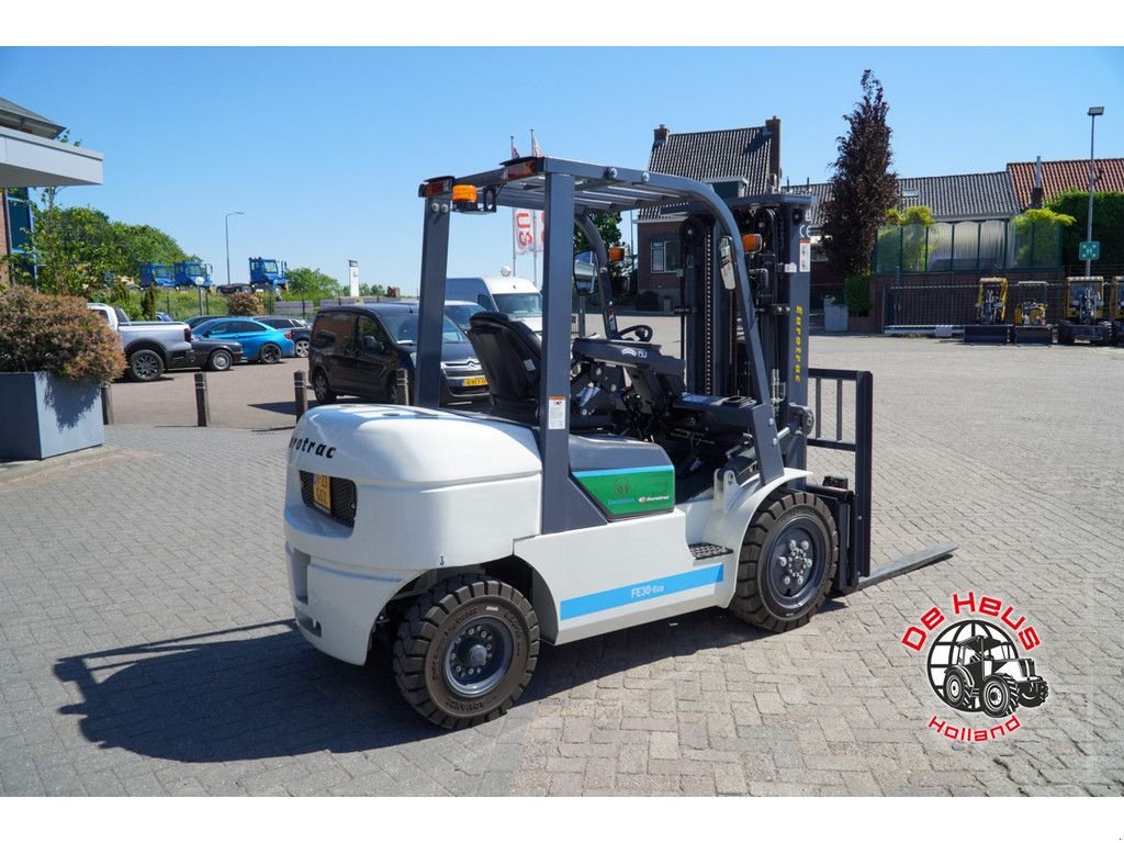 Frontstapler des Typs Eurotrac FE30-ECO+, Neumaschine in MIJNSHEERENLAND (Bild 3)