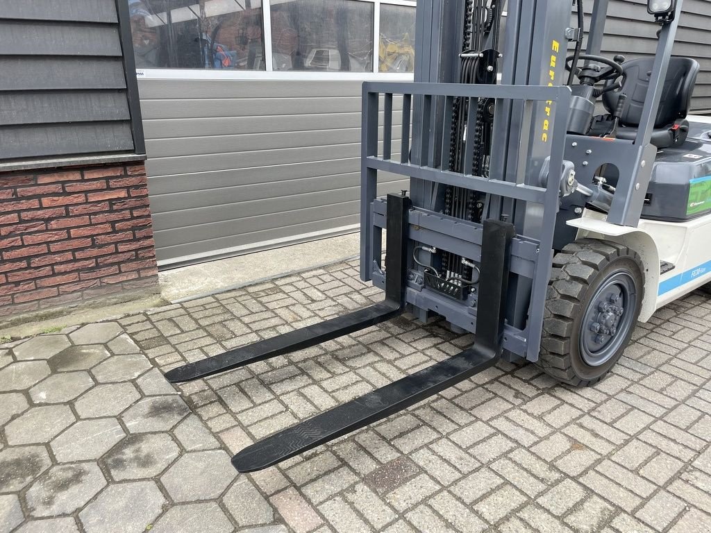Frontstapler des Typs Eurotrac FE30 ECO electrische heftruck NIEUW, Neumaschine in Neer (Bild 8)