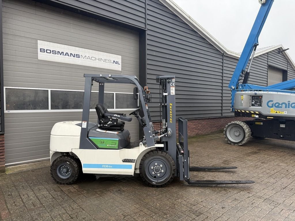 Frontstapler del tipo Eurotrac FE30 ECO heftruck NIEUW met vorkenverspreider, Neumaschine en Neer (Imagen 2)