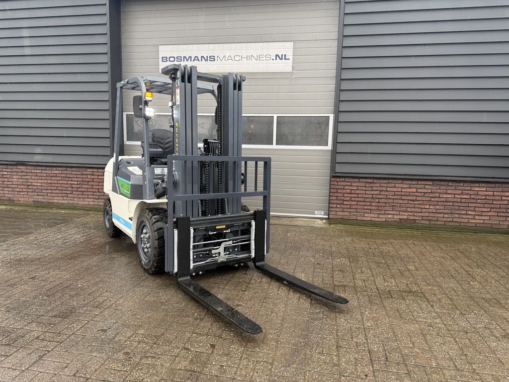 Frontstapler del tipo Eurotrac FE30 ECO heftruck NIEUW met vorkenverspreider, Neumaschine en Neer (Imagen 4)