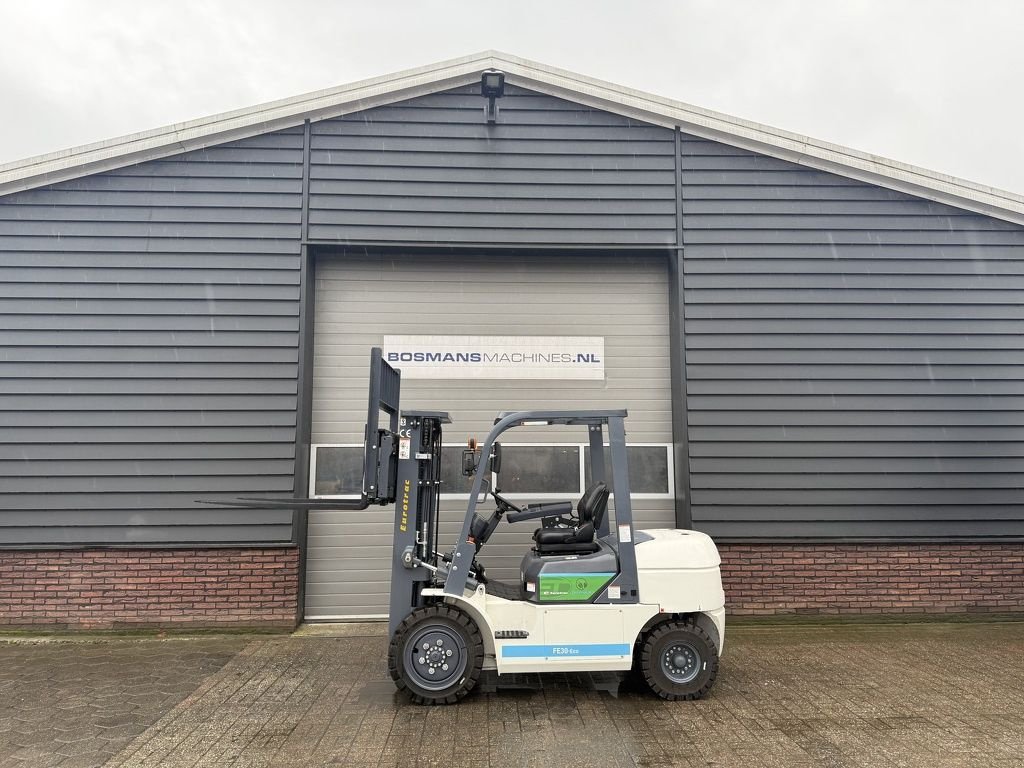 Frontstapler del tipo Eurotrac FE30 ECO heftruck NIEUW met vorkenverspreider, Neumaschine en Neer (Imagen 9)