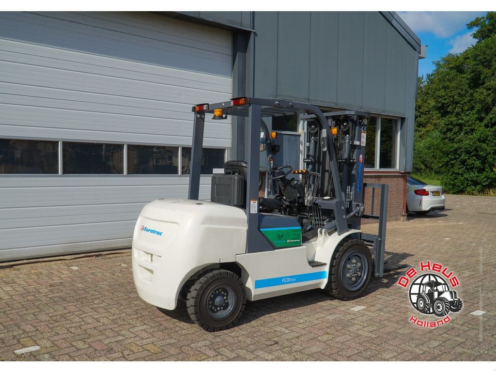 Frontstapler of the type Eurotrac FE30-ECO, Neumaschine in MIJNSHEERENLAND (Picture 7)
