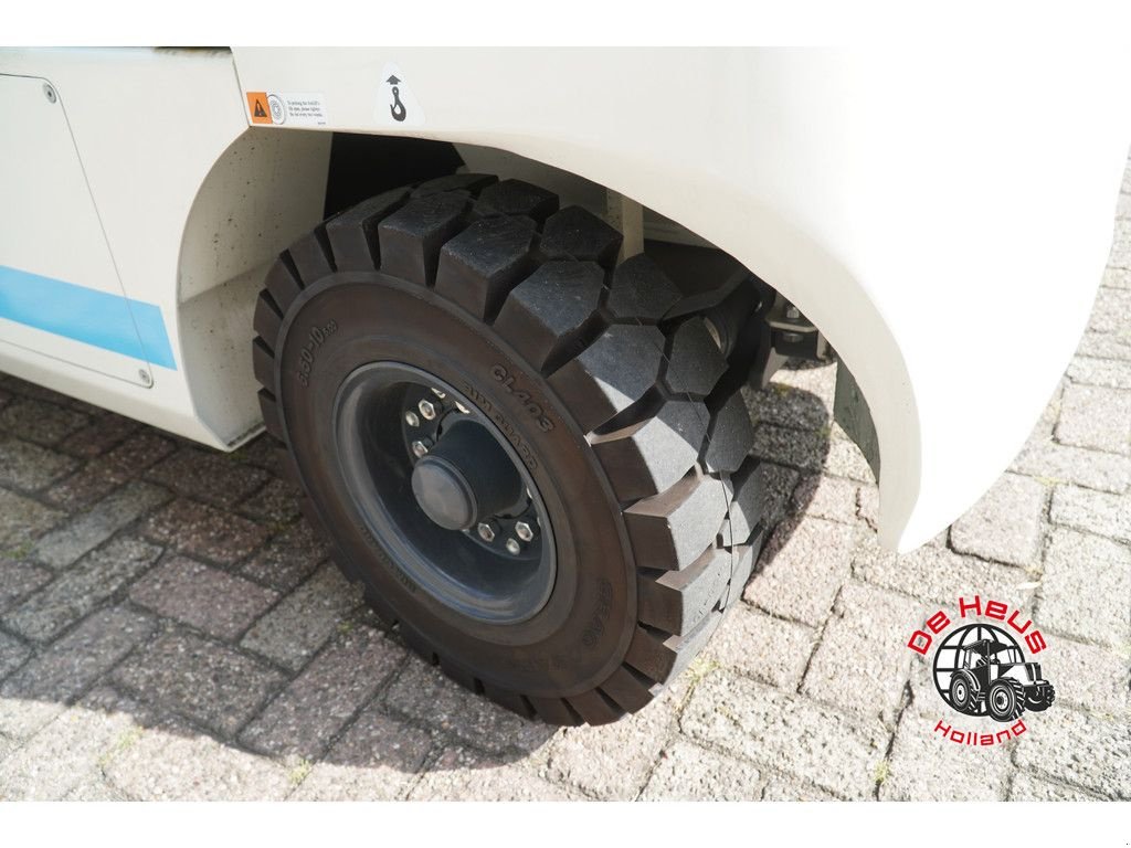 Frontstapler of the type Eurotrac FE30-ECO, Neumaschine in MIJNSHEERENLAND (Picture 11)