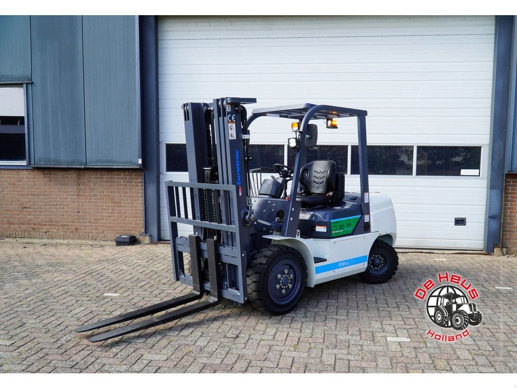 Frontstapler of the type Eurotrac FE30-ECO, Neumaschine in MIJNSHEERENLAND (Picture 1)