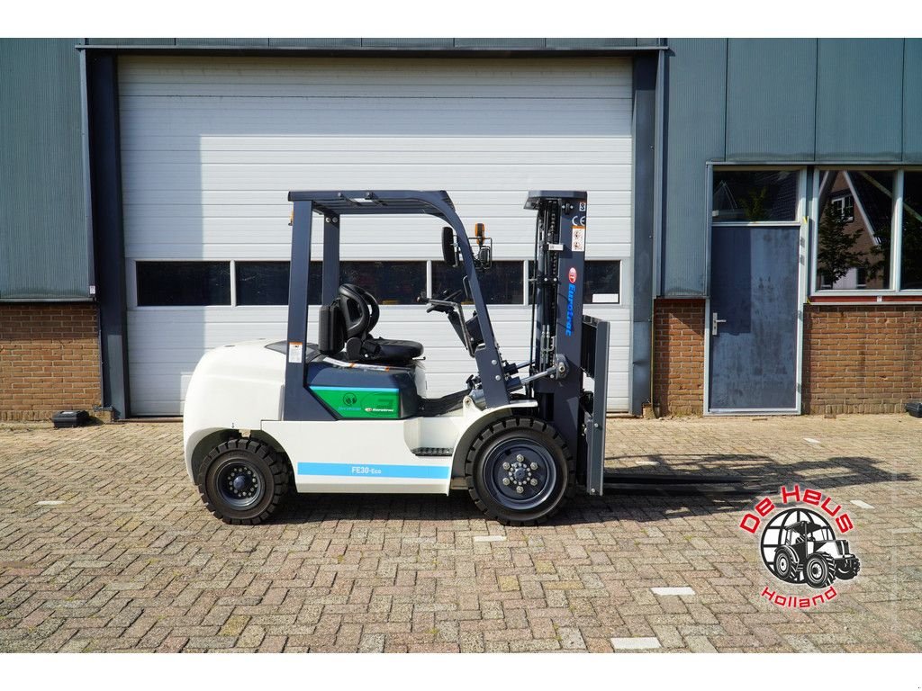 Frontstapler of the type Eurotrac FE30-ECO, Neumaschine in MIJNSHEERENLAND (Picture 5)