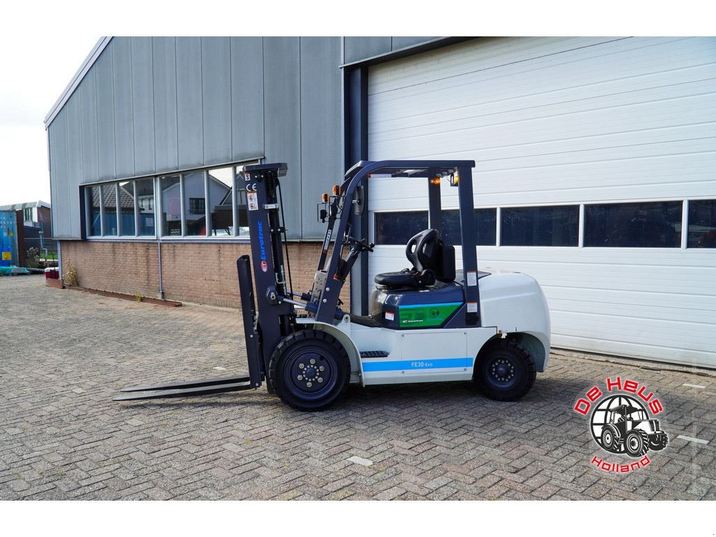 Frontstapler of the type Eurotrac FE30-ECO, Neumaschine in MIJNSHEERENLAND (Picture 2)