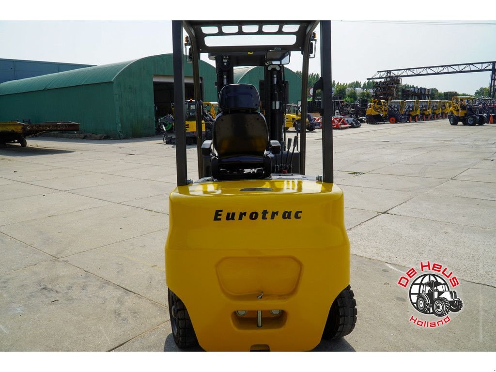 Frontstapler of the type Eurotrac FE30-LT, Neumaschine in MIJNSHEERENLAND (Picture 4)