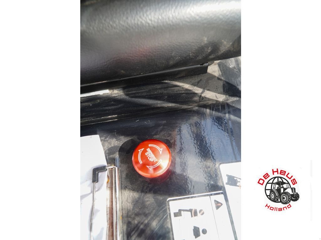 Frontstapler of the type Eurotrac FE35-LT, Neumaschine in MIJNSHEERENLAND (Picture 7)