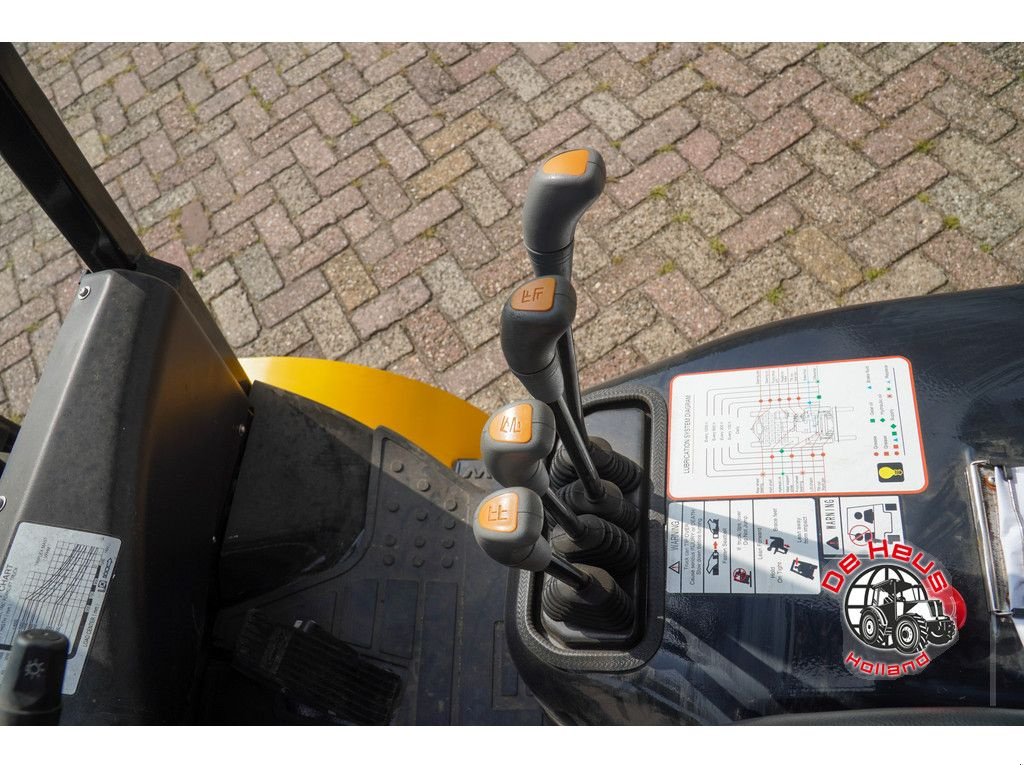 Frontstapler of the type Eurotrac FE35-LT, Neumaschine in MIJNSHEERENLAND (Picture 5)