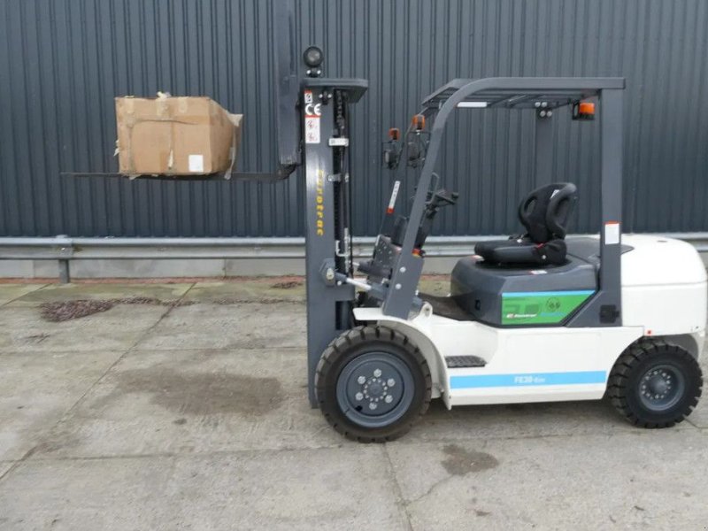 Frontstapler van het type Eurotrac Heftruck DEMO FE30-Eco, Gebrauchtmaschine in Losdorp (Foto 1)