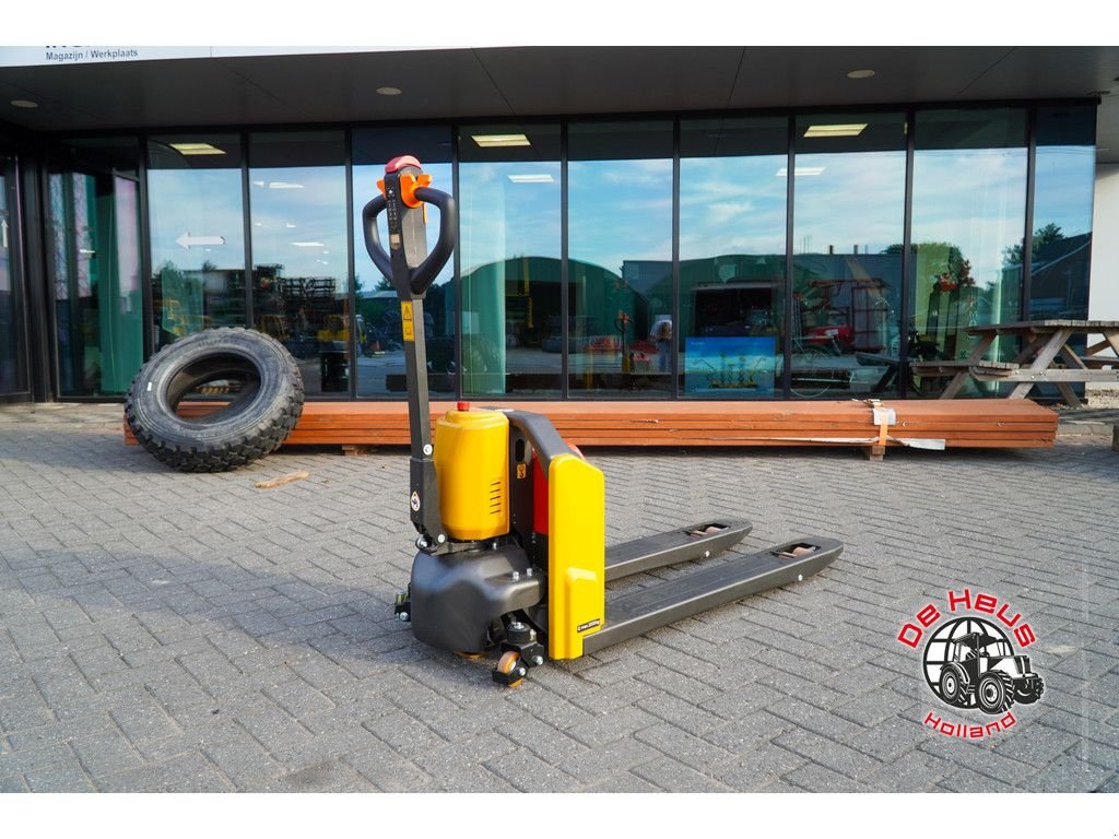 Frontstapler des Typs Eurotrac PT20 (CBD20), Neumaschine in MIJNSHEERENLAND (Bild 3)