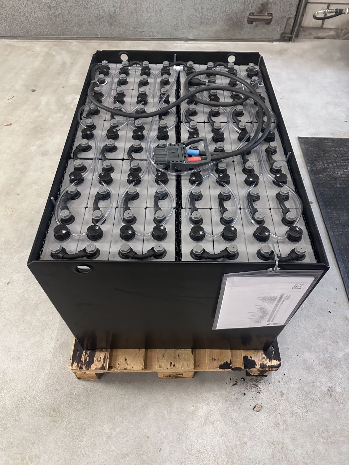 Frontstapler du type Exide 4pzs500, Neumaschine en Reusel (Photo 1)