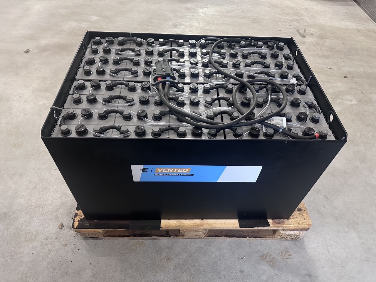 Frontstapler du type Exide 4pzs500, Neumaschine en Reusel (Photo 2)