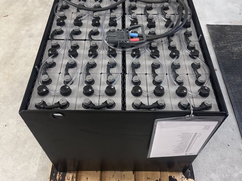 Frontstapler del tipo Exide 4pzs500, Neumaschine en Reusel (Imagen 1)