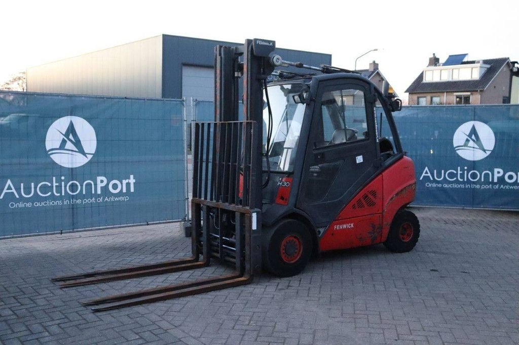 Frontstapler от тип Fenwick H30, Gebrauchtmaschine в Antwerpen (Снимка 10)