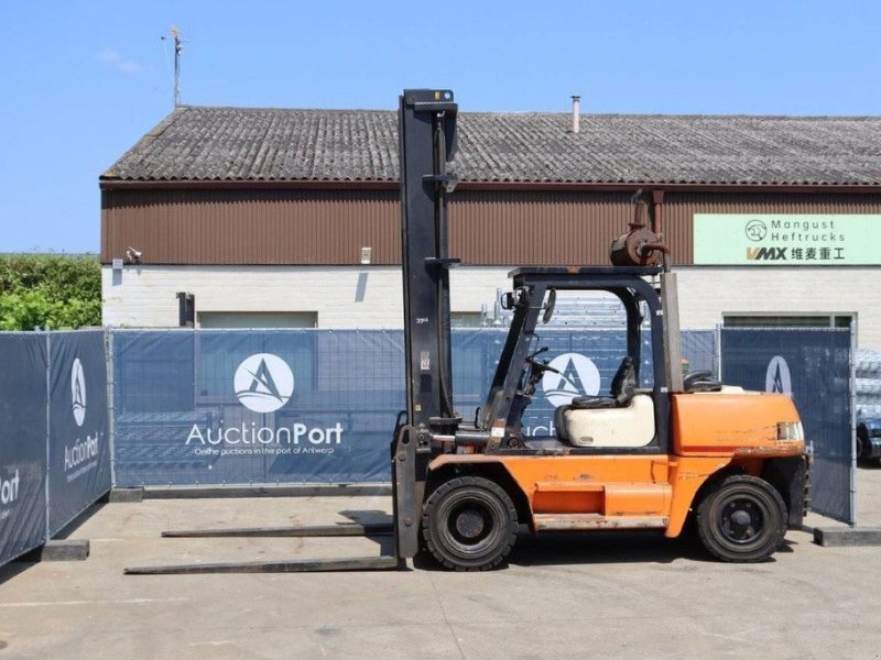 Frontstapler του τύπου Halla HDF70, Gebrauchtmaschine σε Antwerpen (Φωτογραφία 1)