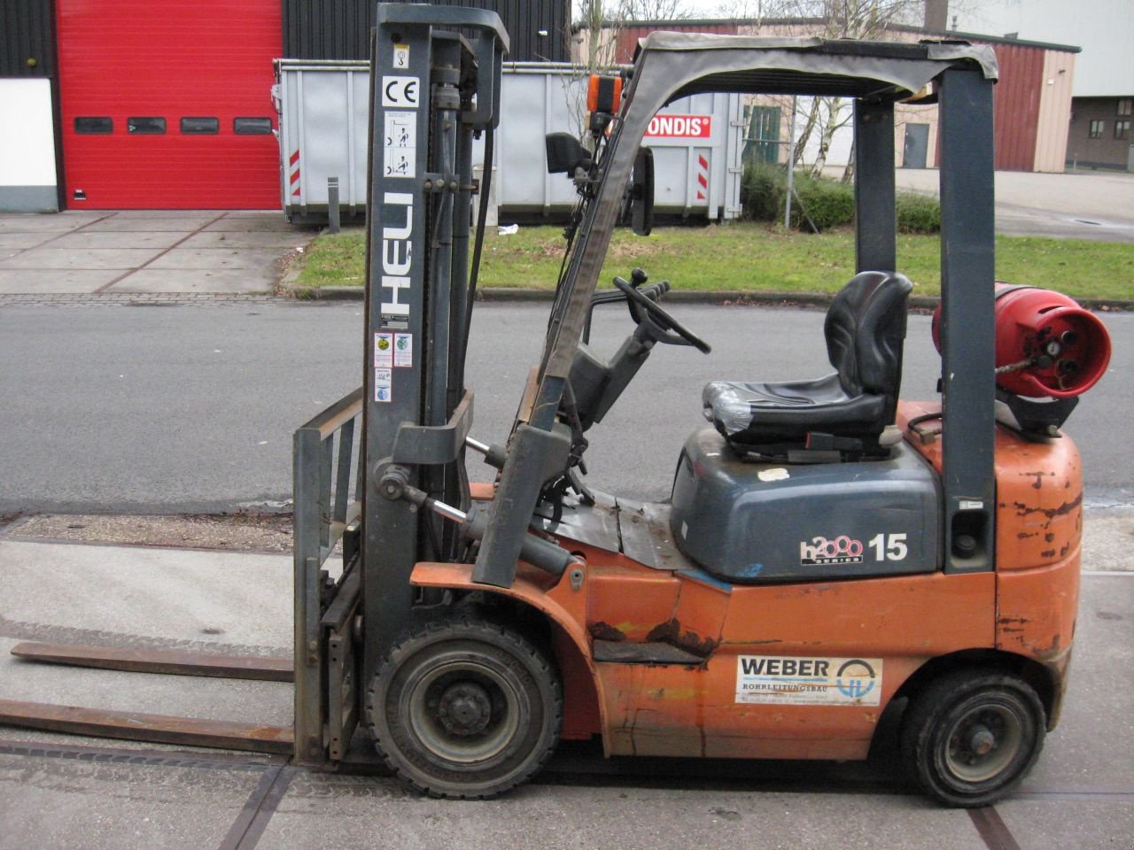 Frontstapler du type Heli -, Gebrauchtmaschine en Oldenzaal (Photo 1)