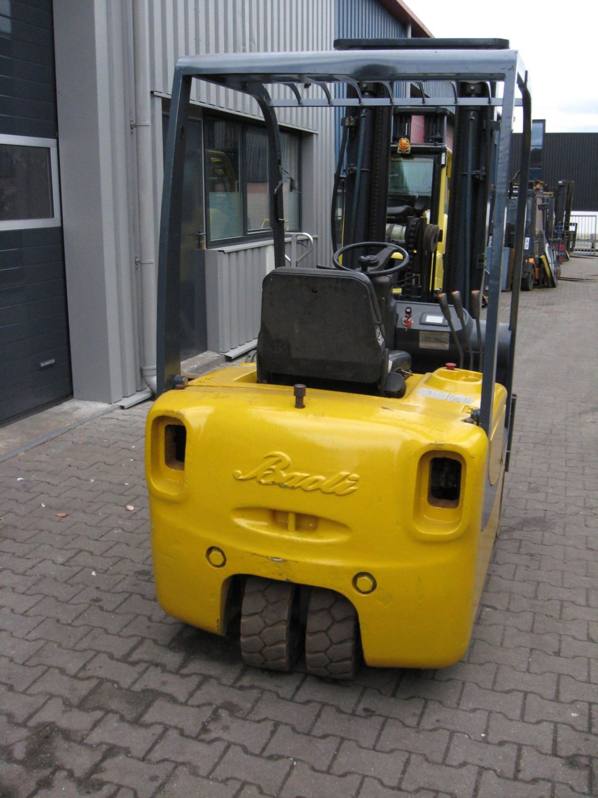 Frontstapler du type Heli -, Gebrauchtmaschine en Oldenzaal (Photo 2)