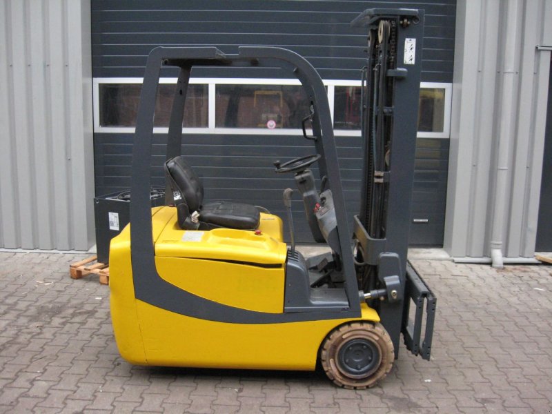 Frontstapler типа Heli -, Gebrauchtmaschine в Oldenzaal (Фотография 1)