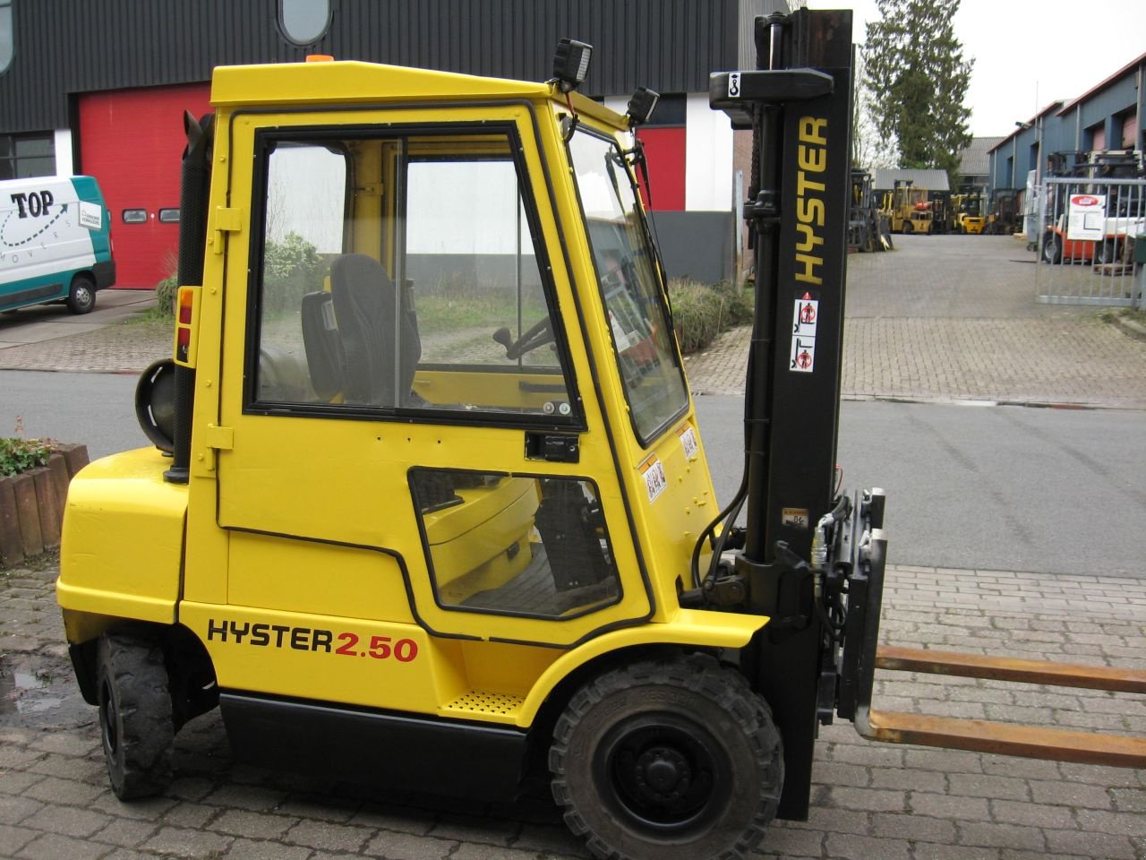 Frontstapler des Typs Hyster -, Gebrauchtmaschine in Oldenzaal (Bild 3)