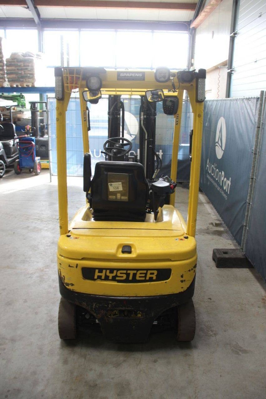 Frontstapler от тип Hyster 2.0, Gebrauchtmaschine в Antwerpen (Снимка 4)