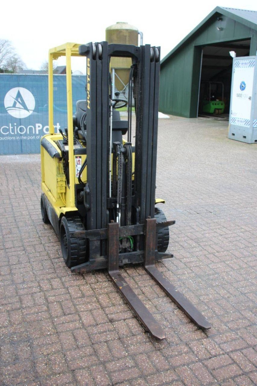 Frontstapler типа Hyster E2.50XM-847, Gebrauchtmaschine в Antwerpen (Фотография 7)
