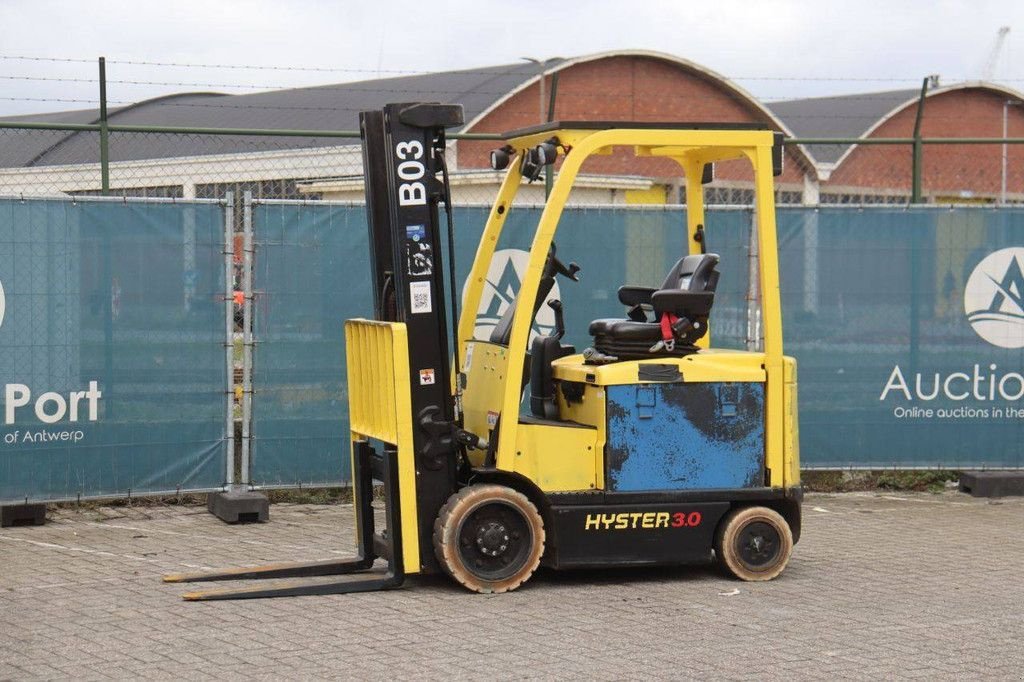 Frontstapler typu Hyster E3.0XN MWB, Gebrauchtmaschine v Antwerpen (Obrázok 1)