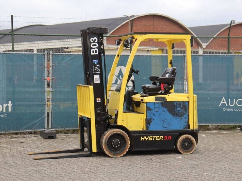 Frontstapler typu Hyster E3.0XN MWB, Gebrauchtmaschine v Antwerpen (Obrázok 1)