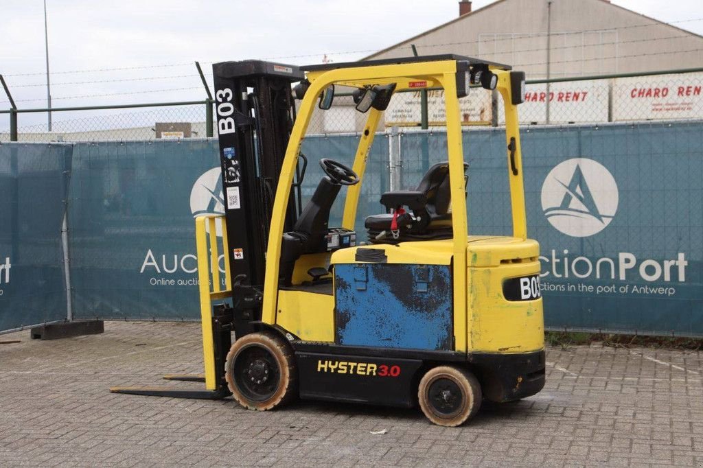 Frontstapler typu Hyster E3.0XN MWB, Gebrauchtmaschine v Antwerpen (Obrázok 3)