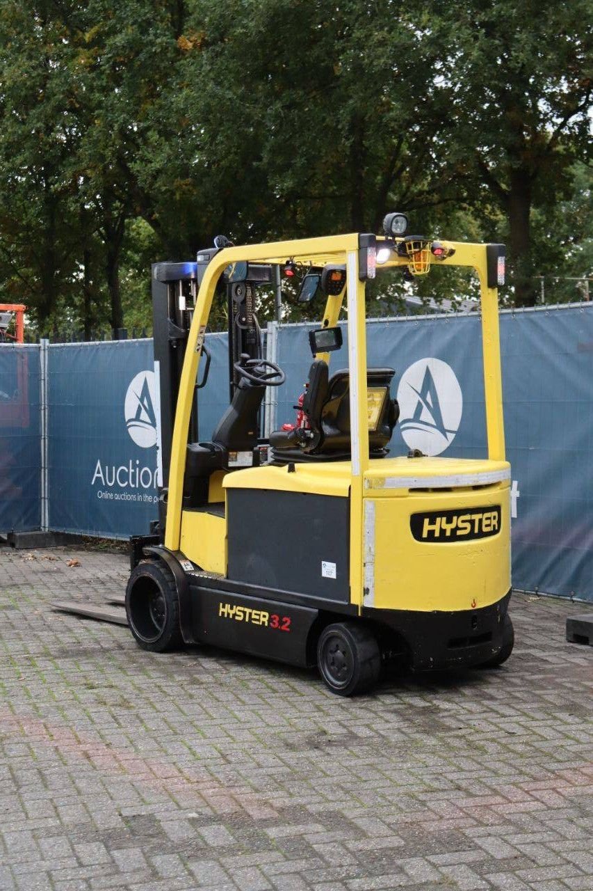 Frontstapler of the type Hyster E3.2XN, Gebrauchtmaschine in Antwerpen (Picture 4)