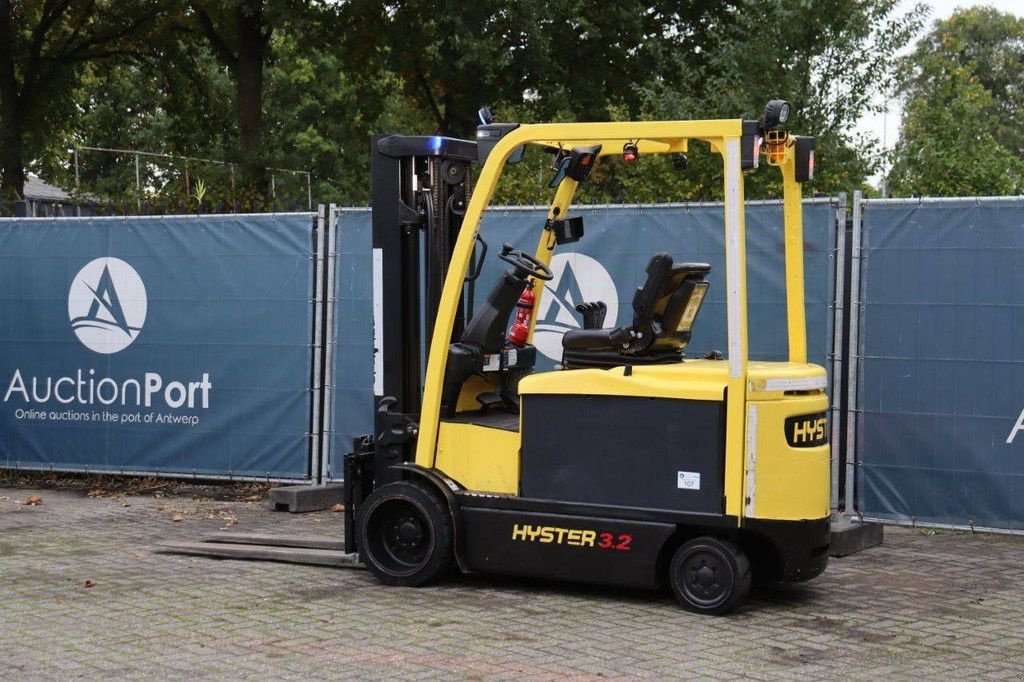 Frontstapler of the type Hyster E3.2XN, Gebrauchtmaschine in Antwerpen (Picture 3)