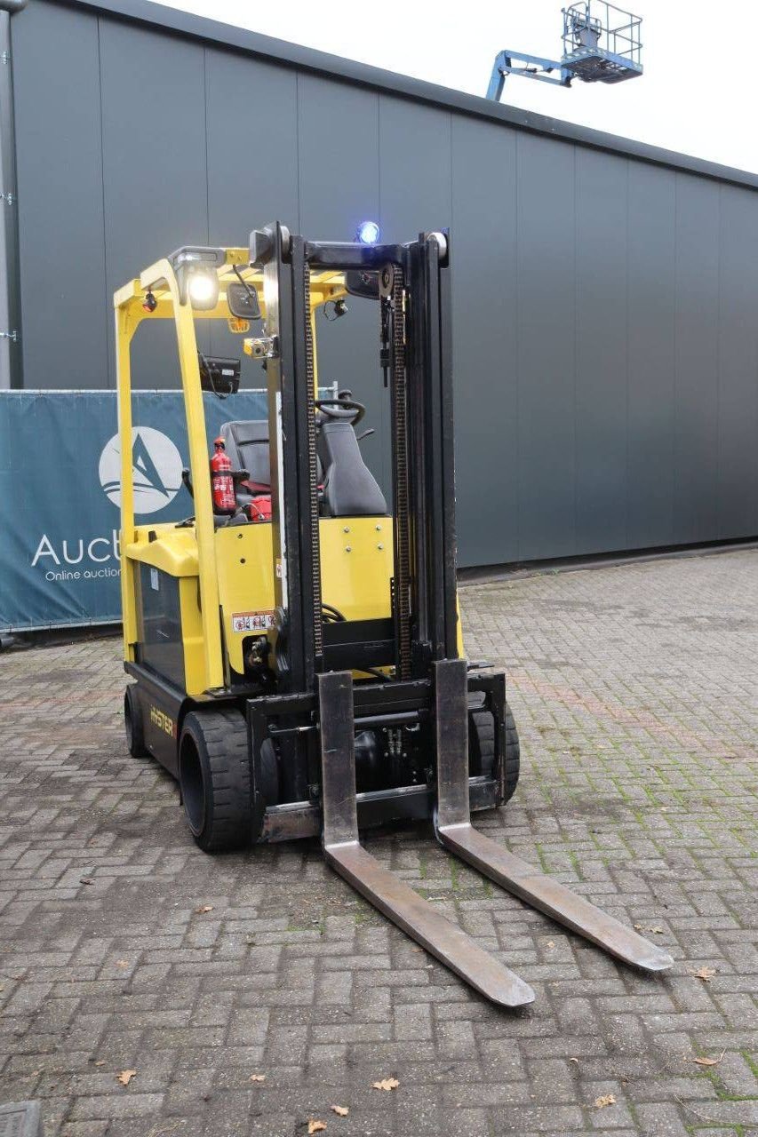 Frontstapler типа Hyster E3.2XN, Gebrauchtmaschine в Antwerpen (Фотография 8)
