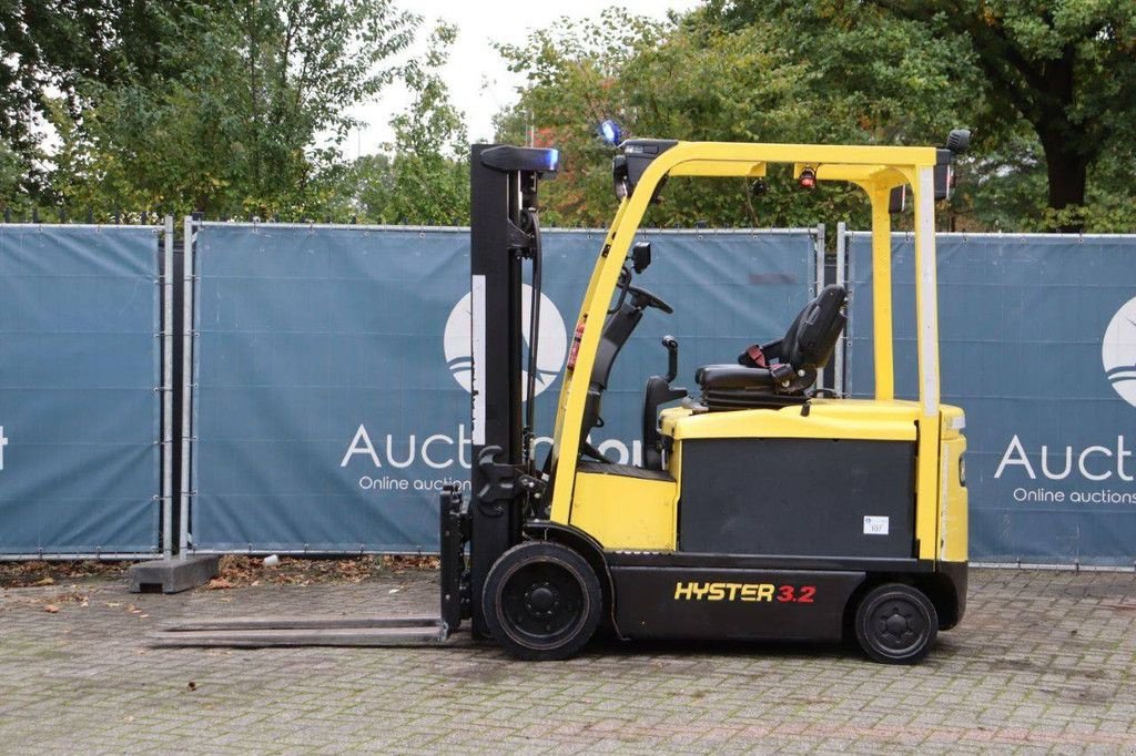 Frontstapler типа Hyster E3.2XN, Gebrauchtmaschine в Antwerpen (Фотография 2)