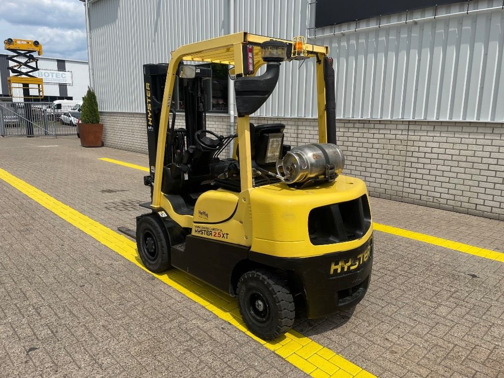 Frontstapler des Typs Hyster H 2.5 XT, Gebrauchtmaschine in WIJCHEN (Bild 10)