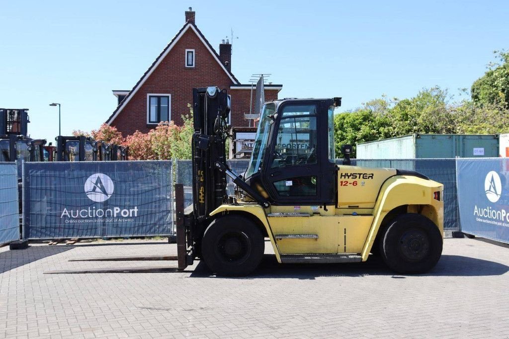Frontstapler du type Hyster H12XM-6, Gebrauchtmaschine en Antwerpen (Photo 2)