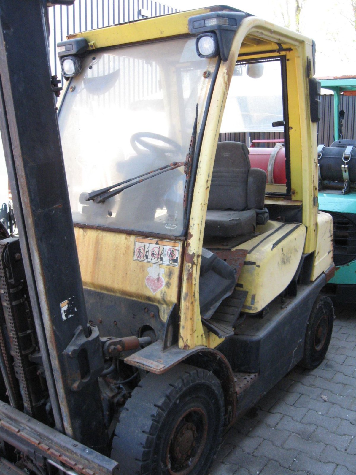 Frontstapler des Typs Hyster H25 FT, Gebrauchtmaschine in Oldenzaal (Bild 4)