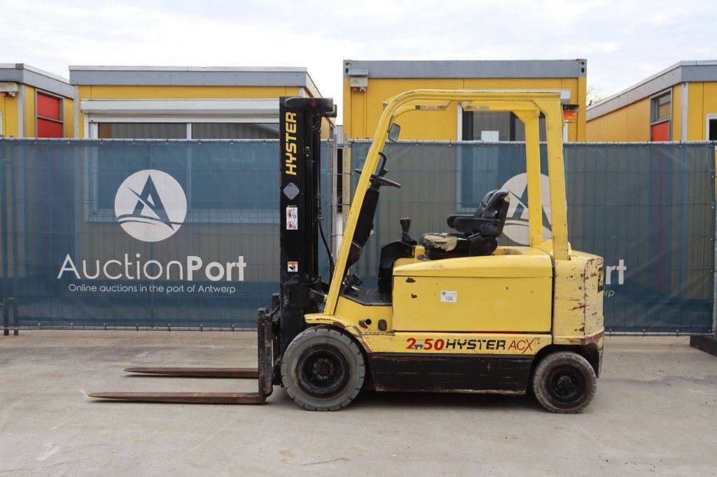 Frontstapler от тип Hyster J2.50ACX, Gebrauchtmaschine в Antwerpen (Снимка 2)