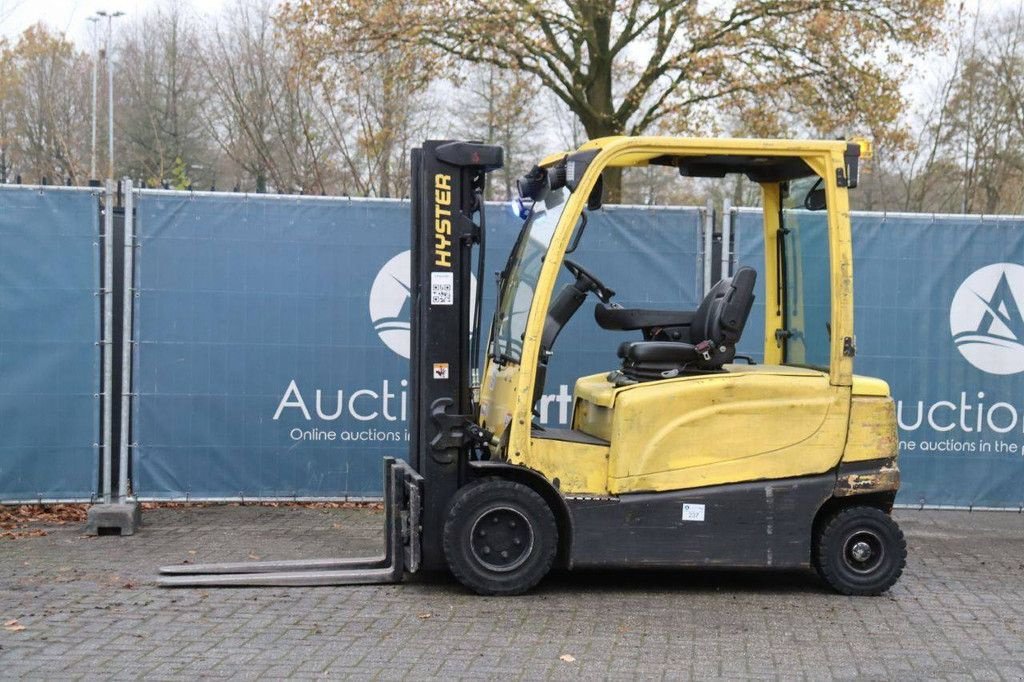 Frontstapler typu Hyster J2.5XN, Gebrauchtmaschine v Antwerpen (Obrázek 1)