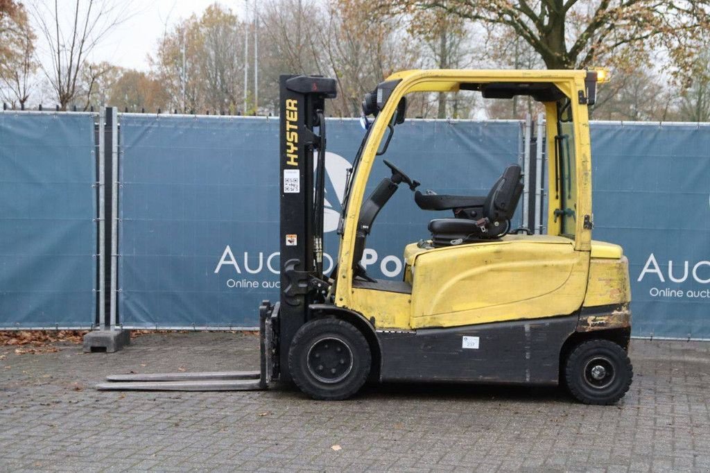 Frontstapler typu Hyster J2.5XN, Gebrauchtmaschine v Antwerpen (Obrázek 2)