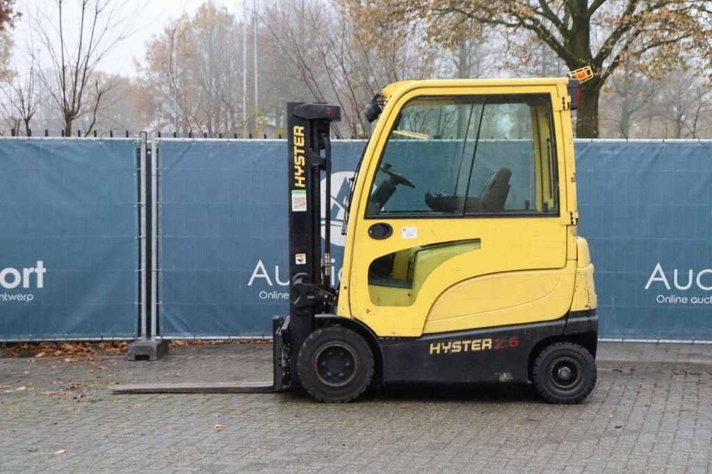 Frontstapler типа Hyster J2.5XN, Gebrauchtmaschine в Antwerpen (Фотография 2)