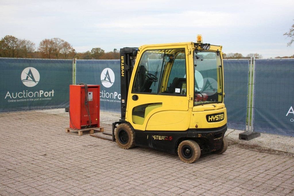 Frontstapler del tipo Hyster J2.5XN, Gebrauchtmaschine en Antwerpen (Imagen 3)
