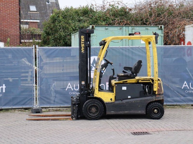 Frontstapler of the type Hyster J2.5XN, Gebrauchtmaschine in Antwerpen (Picture 1)